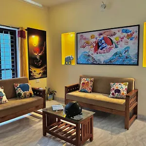 https://the-yellow-submarine.kerala-hotels.net